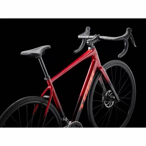 BICIKL TREK TRKAĆI DOMANE AL 2 56 CRIMSON TO DARK CARMINE FADE / 2026 Cijena