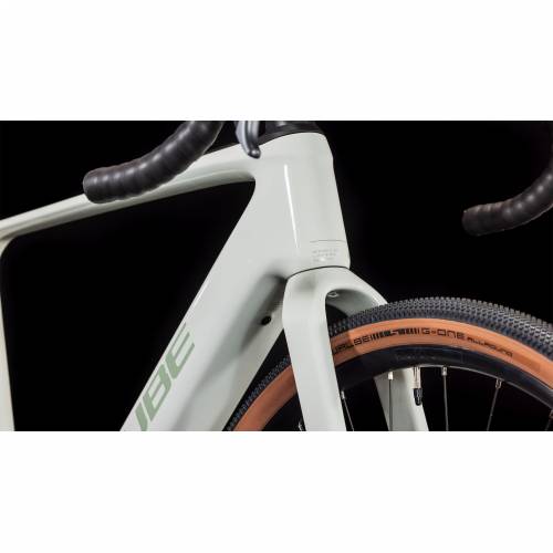 CUBE NUROAD HYBRID C:62 RACE 400X DESERTSTONE´N´GREEN 2025, S Cijena
