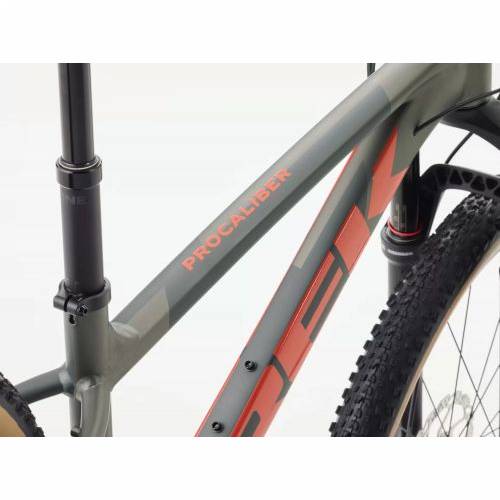 BICIKL TREK MTB PROCALIBER 8 S 29 MATTE MERCURY/LITHIUM GREY / 2026 Cijena