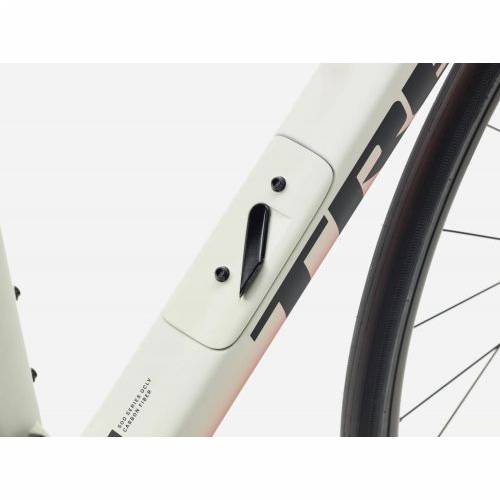 BICIKL TREK TRKAĆI DOMANE SL 5 60 ERA WHITE/GLOWSTICK/CORAL FADE / 2026 Cijena