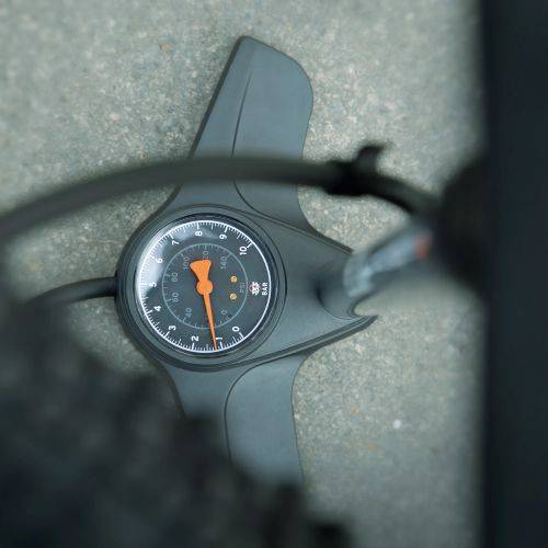 PUMPA PODNA SA MANOMETROM SKS AIRLITE 10.0 CRNA Cijena