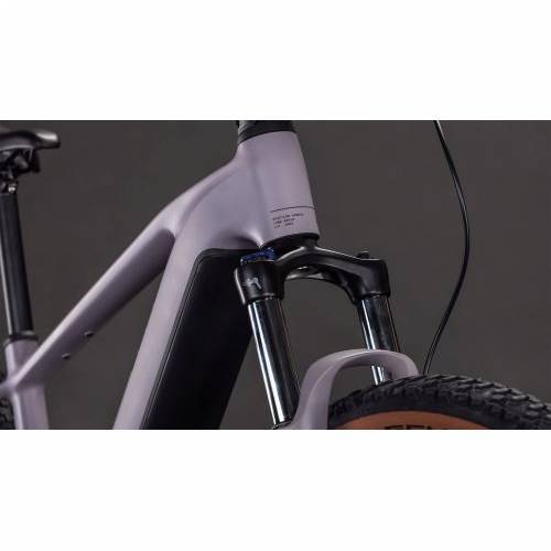CUBE REACTION HYBRID PERFORMANCE 600 PLUMGREY´N´BLACK 2026, S Cijena