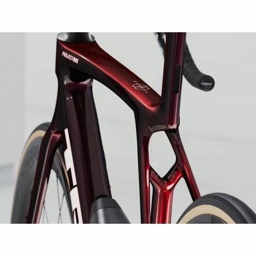 BICIKL TREK TRKAĆI MADONE SLR 9 AXS M CARBON RED SMOKE / 2026 Cijena
