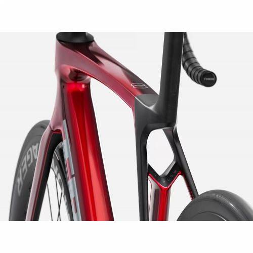 BICIKL TREK TRKAĆI MADONE SL 6 L GLOSS FURY RED/MATTE DEEP SMOKE / 2026 Cijena