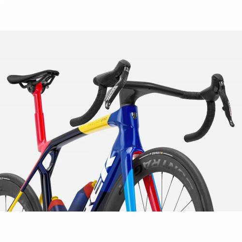 BICIKL TREK TRKAĆI MADONE SLR 7 AXS L TEAM REPLICA / 2026 Cijena