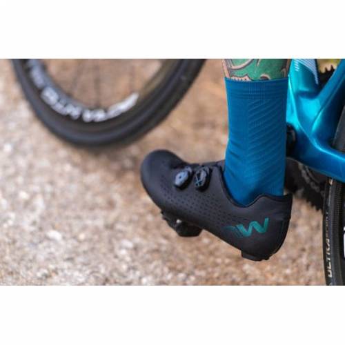 CIPELE NORTHWAVE REVOLUTION 3 BLACK/IRIDESCENT, 42 Cijena