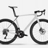 BICIKL TREK TRKAĆI MADONE SL 6 M GLOSS CRYSTAL WHITE/MATTE DEEP SMOKE / 2026
